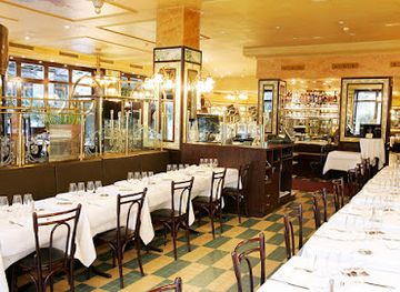 switzerland/zurich/altstadt/restaurant/brasserie-lipp