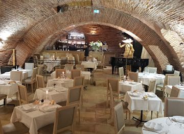 france/toulouse/capitole/restaurant/restaurant-les-caves-de-la-marechale