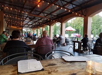 texas/piney-woods/restaurant/los-pinos-ranch-vineyards