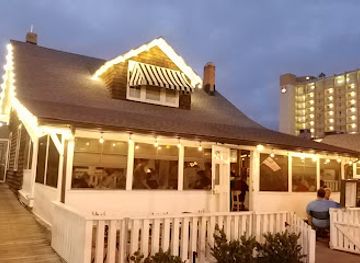 virginia/virginia-beach/oceanfront/restaurant/tautog-s-restaurant