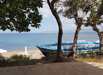 cyprus/adonis-baths-waterfalls/restaurant/ttakkas-bay-restaurant