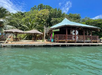 honduras/bay-islands/restaurant/on-the-rocks-restaurant