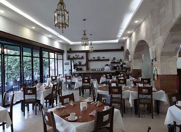 mexico/tierra-caliente/restaurant/los-abolengos