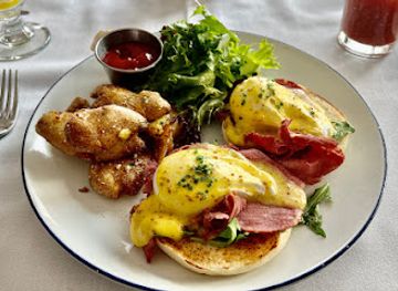 massachusetts/barnstable/restaurant/captain-s-table