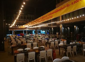 laos/vientiane/restaurant/moon-the-night-restaurant