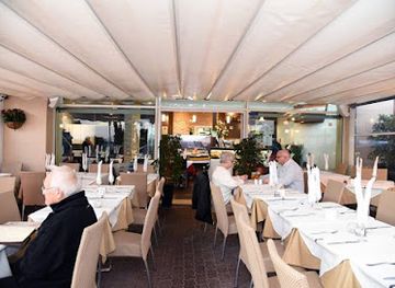 portugal/madeira/restaurant/real-canoa