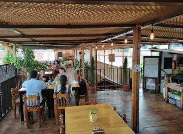 guatemala/caribbean-coast/restaurant/las-palmas