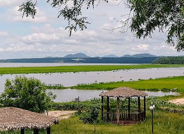 bolivia/pantanal/restaurant/puerto-suarez-la-bahia
