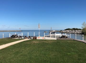 ohio/maumee-bay-state-park/restaurant/the-bilge-bar-and-grill