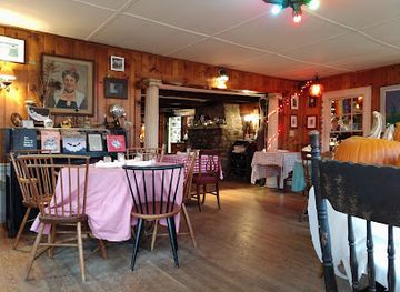 massachusetts/berkshires/restaurant/the-dream-away-lodge