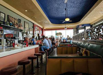 tennessee/memphis/downtown/restaurant/the-arcade-restaurant