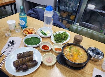 south-korea/jeonju/nambu-market/restaurant/yestn-pisundae