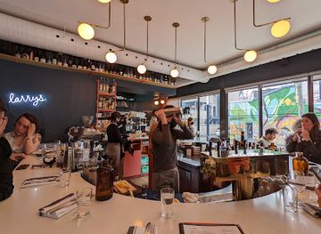 canada/montreal/mile-end/restaurant/larrys