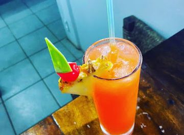 dominica/trafalgar-falls/restaurant/time-2-eat-papillote