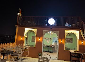 india/jaipur/hawa-mahal/restaurant/basil-and-olives