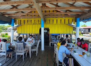 honduras/utila/restaurant/mango-tango