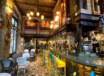 spain/granada/centro-sagrario/restaurant/puerta-del-carmen