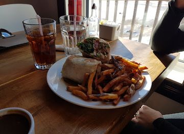 canada/interlake-region/restaurant/cravings-on-67