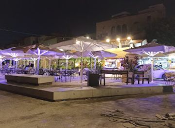 israel/acre/bahai-gardens/restaurant/hummus-al-abed-abu-hamid