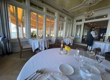 rhode-island/newport-cliff-walk/restaurant/cara