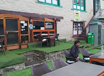 nepal/namche-bazaar/restaurant/trekker-cafe-namche-bazaar