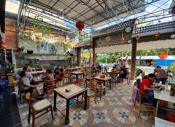 vietnam/can-tho/restaurant/cafe-and-beer-volcano