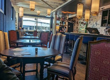 alabama/fairhope/restaurant/plane-level-coastal