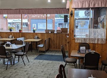 minnesota/mille-lacs-lake/restaurant/cedarwood-family-restaurant
