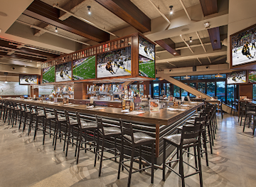 massachusetts/lowell/restaurant/tavern-in-the-square