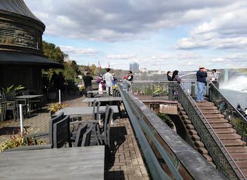canada/golden-horseshoe/restaurant/horseshoe-landing-patio