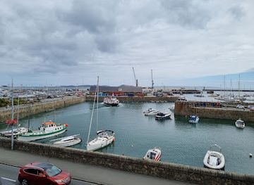 guernsey/st-peter-port-waterfront/restaurant/fiftyseven