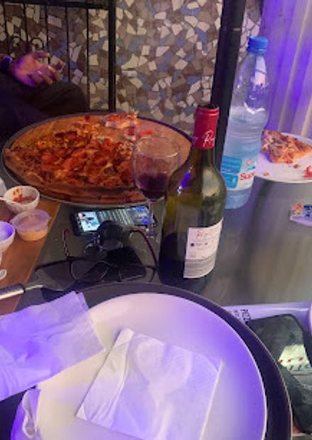 Ariilon Pizzaria and Intercontinental Restaurant
