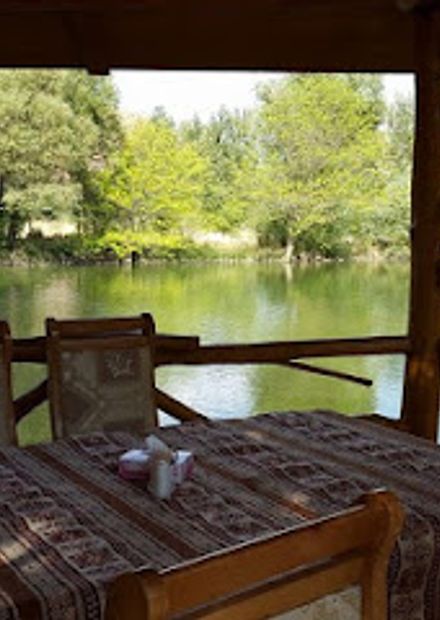 Lchak Restaurant Complex