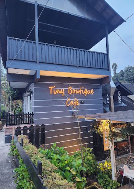 Tiny Boutique Cafe