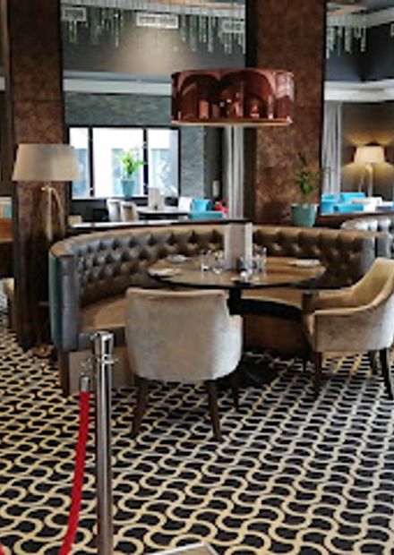 Les Ormes Bar & Restaurant