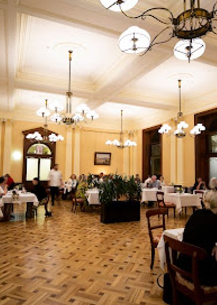 Strangers' Restaurant