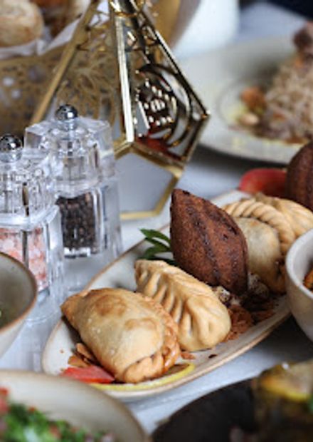 BRUNCH & LUNCH