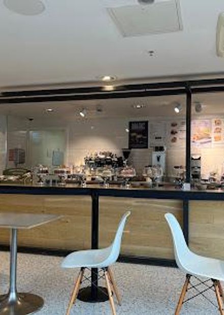 M&S Café