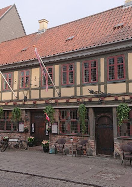 Den Gamle Kro A/S