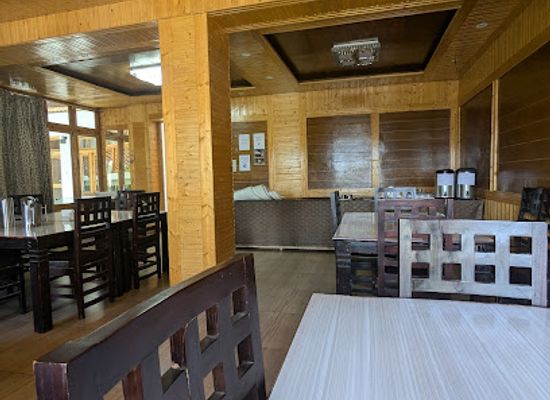 india/ladakh/restaurant/the-curry-leaf
