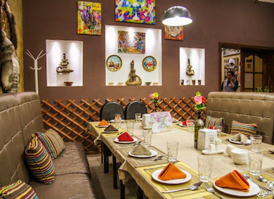 kyrgyzstan/kochkor/restaurant/dastorkon