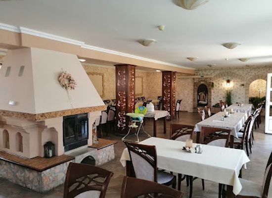 hungary/nyiregyhaza/restaurant/sziklakert-etterem-es-panzio