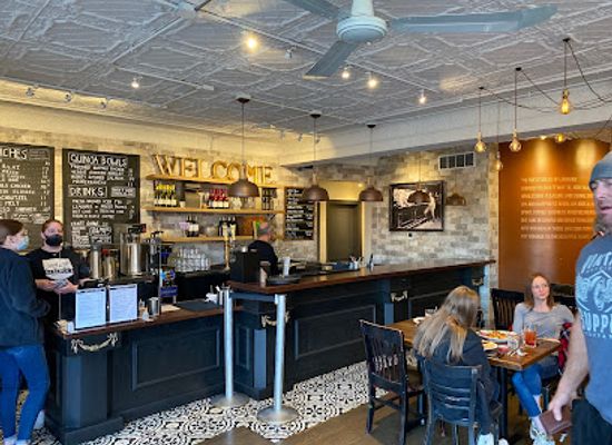illinois/western-illinois/restaurant/babcock-s-grove-house