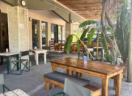 botswana/okavango-delta/restaurant/dusty-donkey-cafe