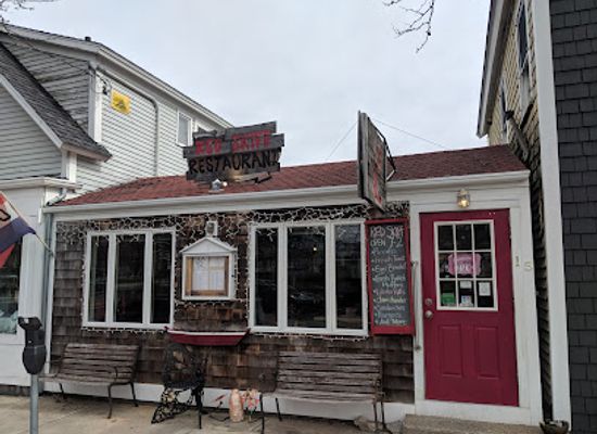 massachusetts/cape-ann/restaurant/delisi-s-red-skiff