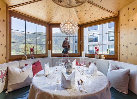 austria/zillertal/restaurant/restaurant-zirbenstube