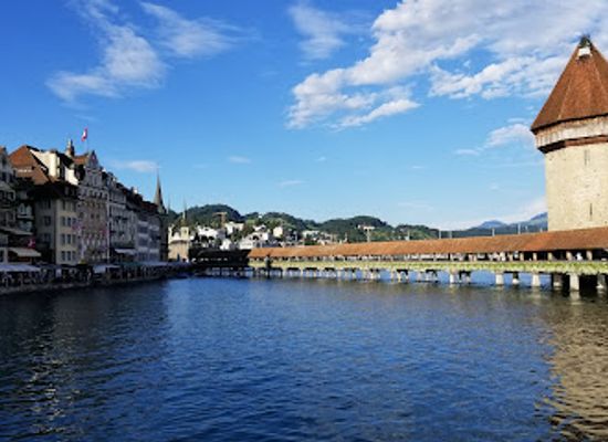 switzerland/lucerne/chapel-bridge/restaurant/ristorante-pizzeria-weisses-kreuz