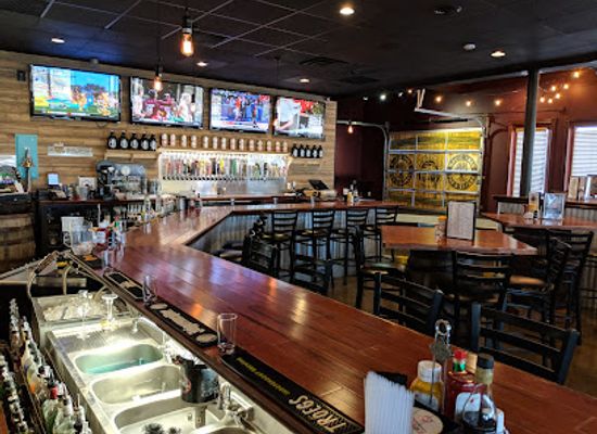 ohio/youngstown/restaurant/magic-tree-pub-eatery