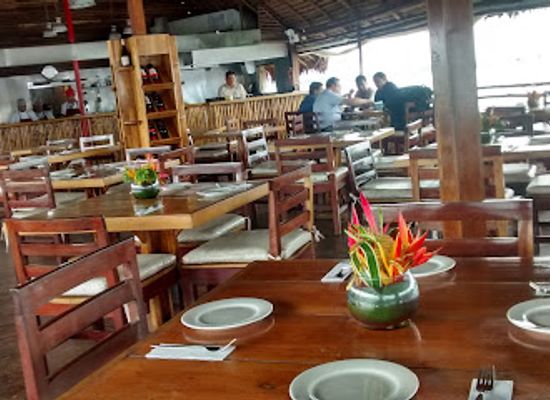 peru/iquitos/centro/restaurant/embarcadero-restaurante-al-frio-y-al-fuego