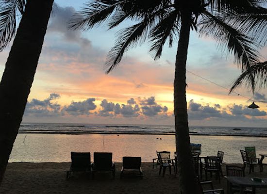 sri-lanka/kalutara-district/restaurant/coral-reef-sea-food-restaurant-we-have-green-colour-table-with-coral-reef-name-card-on-the-tebel-only